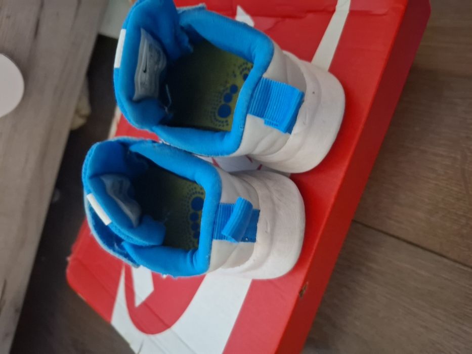 Маратонки найк 23.5