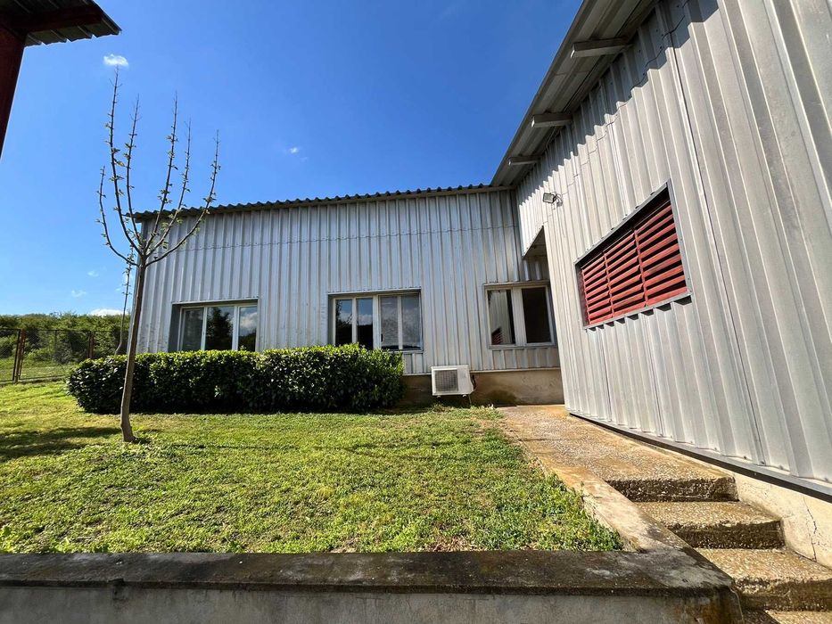 Продава се Промишлена сграда в Велико Търново, Колю Фичето - 1773 кв.м за 677 €/кв.м - Снимка #1