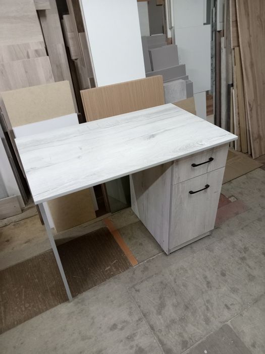 Продам письменный стол