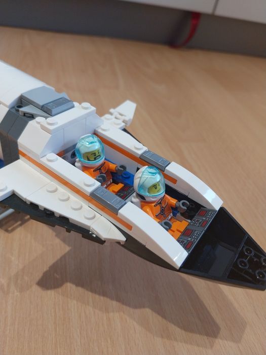 LEGO City - Asamblare si transport de racheta 60229