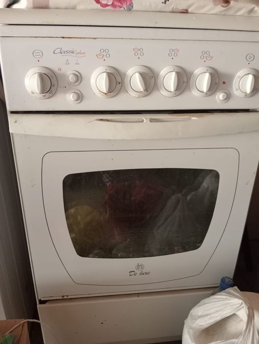 Продам Газовоу плиту с газ.балоном