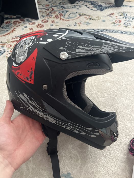 Продам шлема срочно