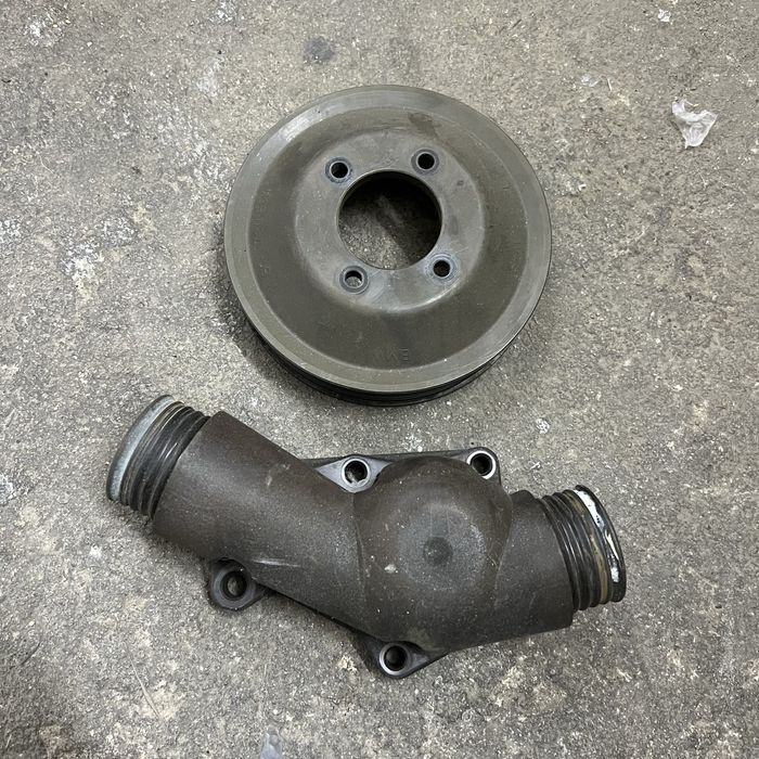 Шкив корпус термостата бмв м50 bmw m50