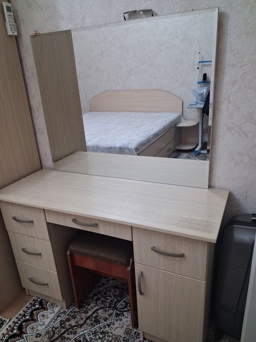 Трюмо от комплекта