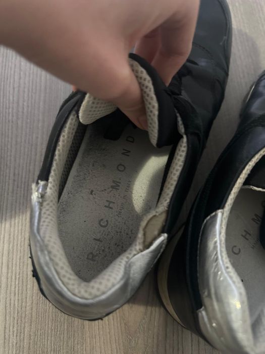 Vând Papuci Richmond nr 43