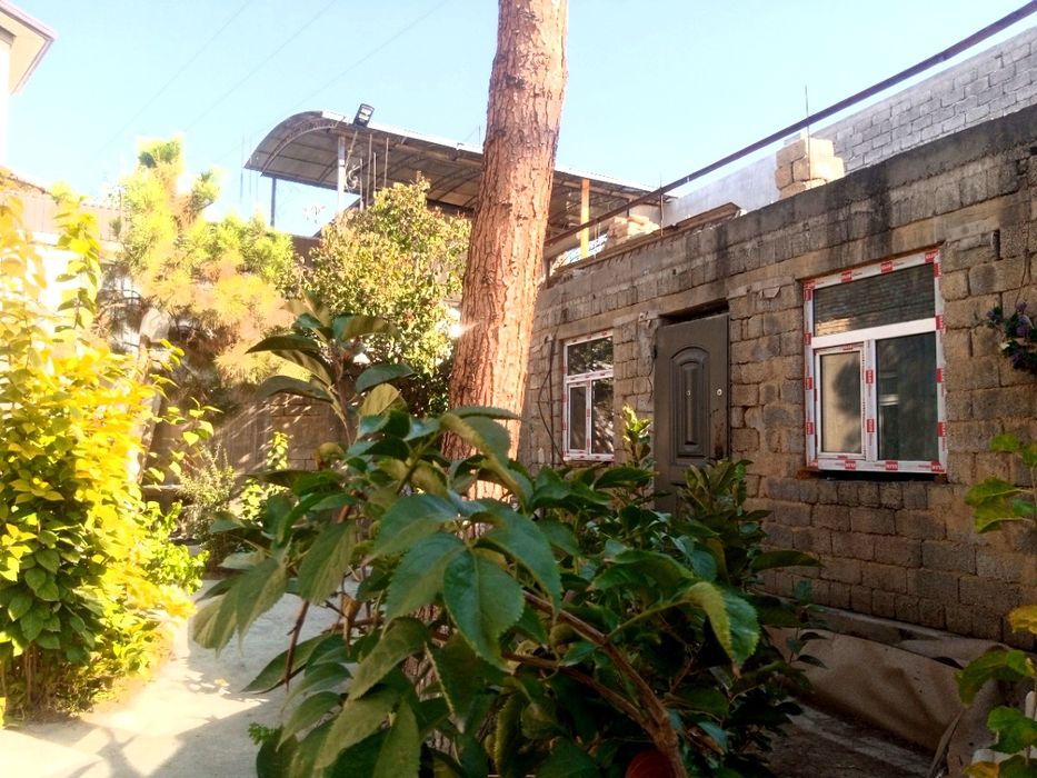 Продается  участок в Яккасарайском возле канала