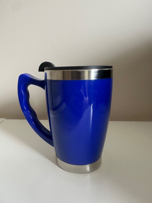 Синя термо чаша с дръжка