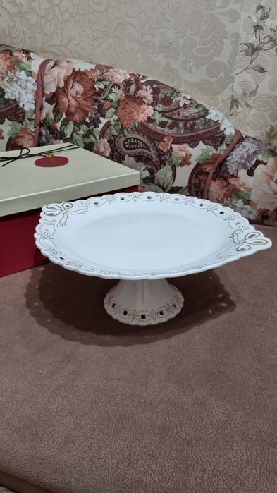 Тортница на ножке / ваза