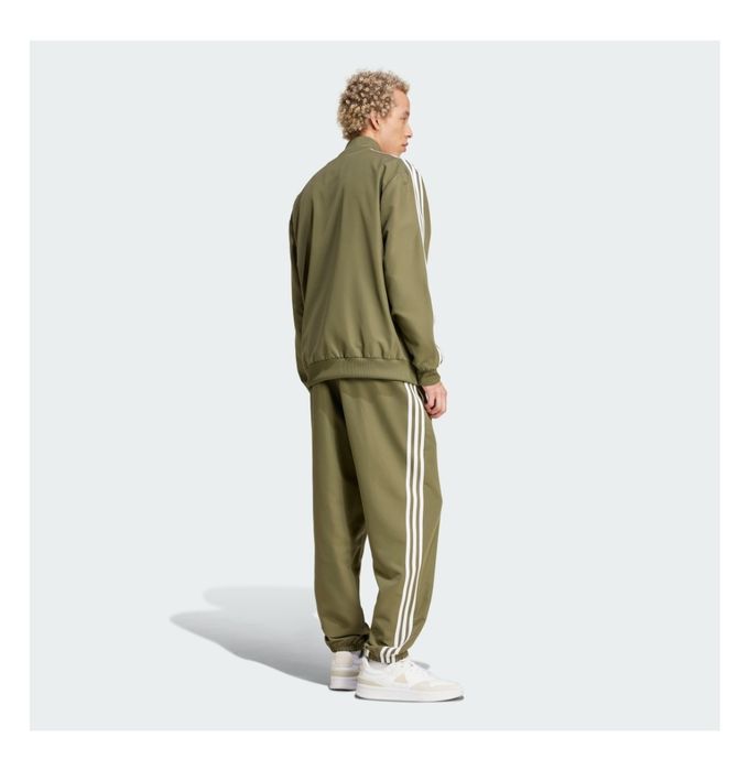 Спортивный костюм адидас