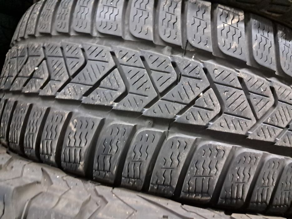 Anvelope second iarna 205 40 R17 Pirelli