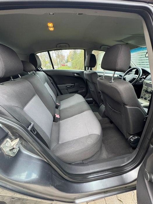 Opel Astra H • 1.4 Benzina • Hatchback •