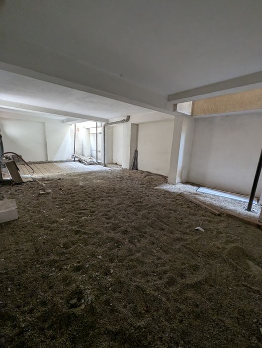 De vânzare 2 locuri de parcare și bonus 2 camere tehnice de 48mp(demisol)