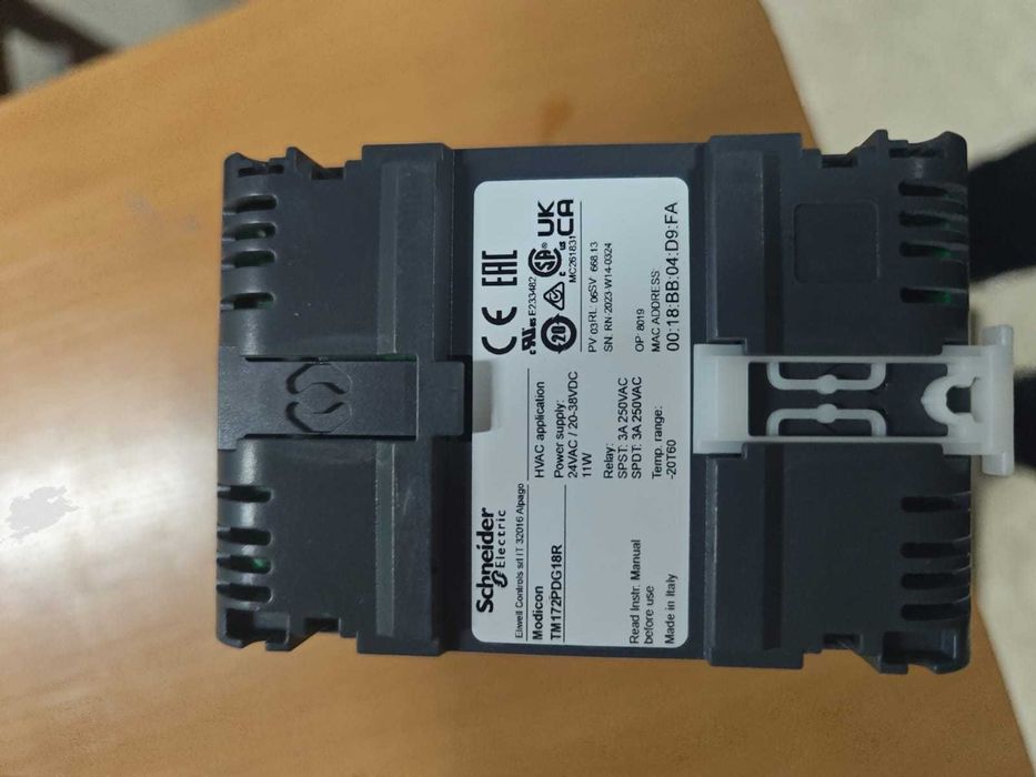 Продам Контроллеры Schneider TM 172 PDG 18 R