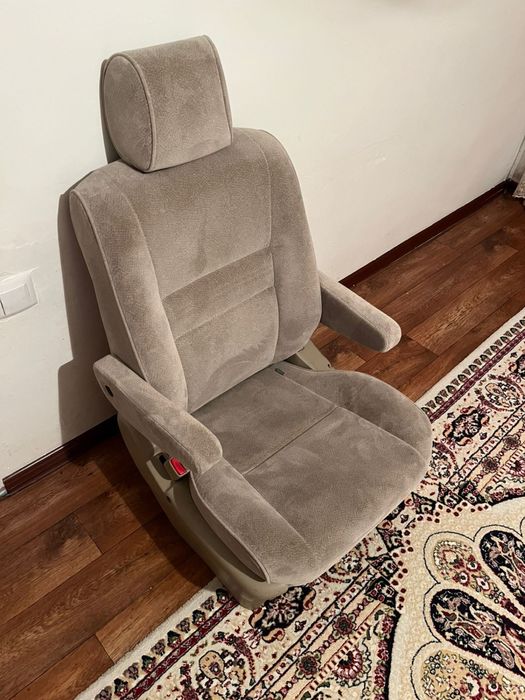 Сиденья для Toyota Alphard