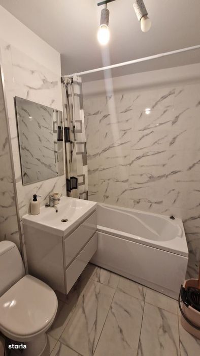 Ap cu 3 camere decomandat, et. 4/4, zona Girocului