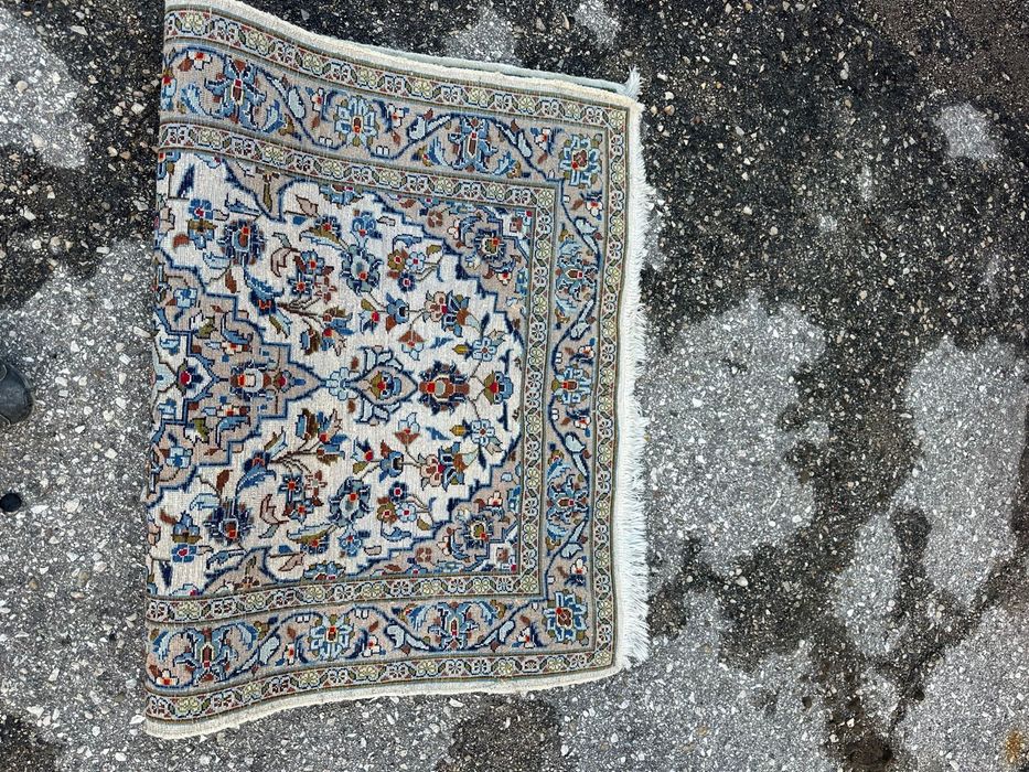 ръчно тъкан ориенталски килим