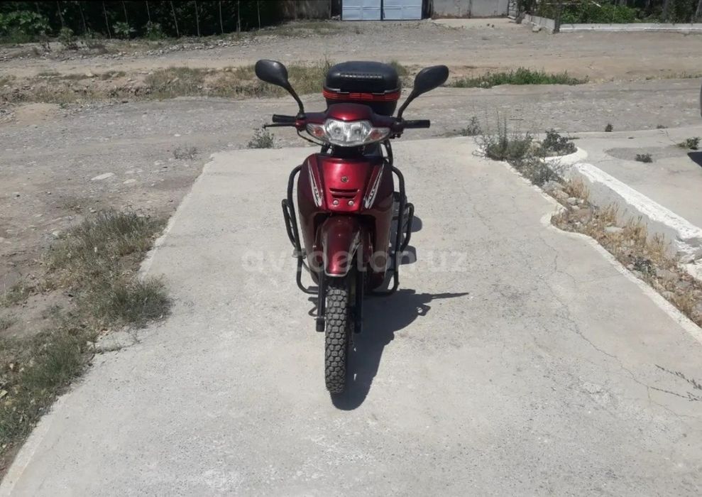 Скутер полуавтомат на бензине