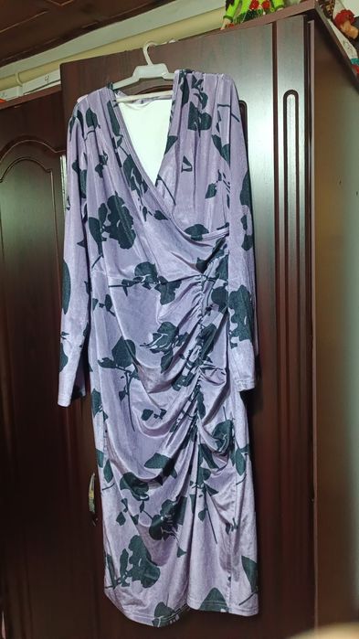 Продам платье велюровое