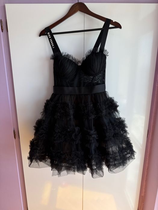 Черна рокля Avin