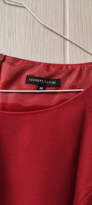 Рокли, размер 44 и 46. Не са носени.