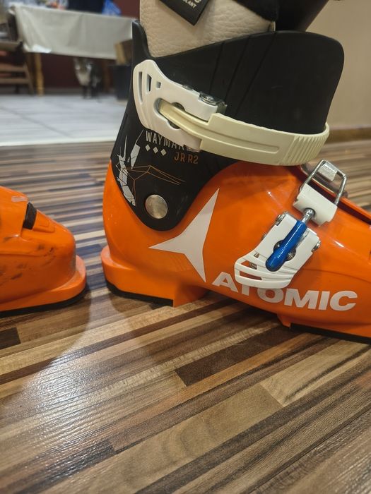 Детски ски обувки atomic