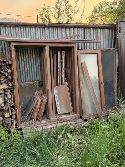 Продам пластиковые окна и рамы б/у.