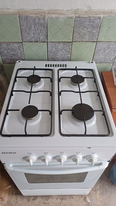 Продам газовую плиту