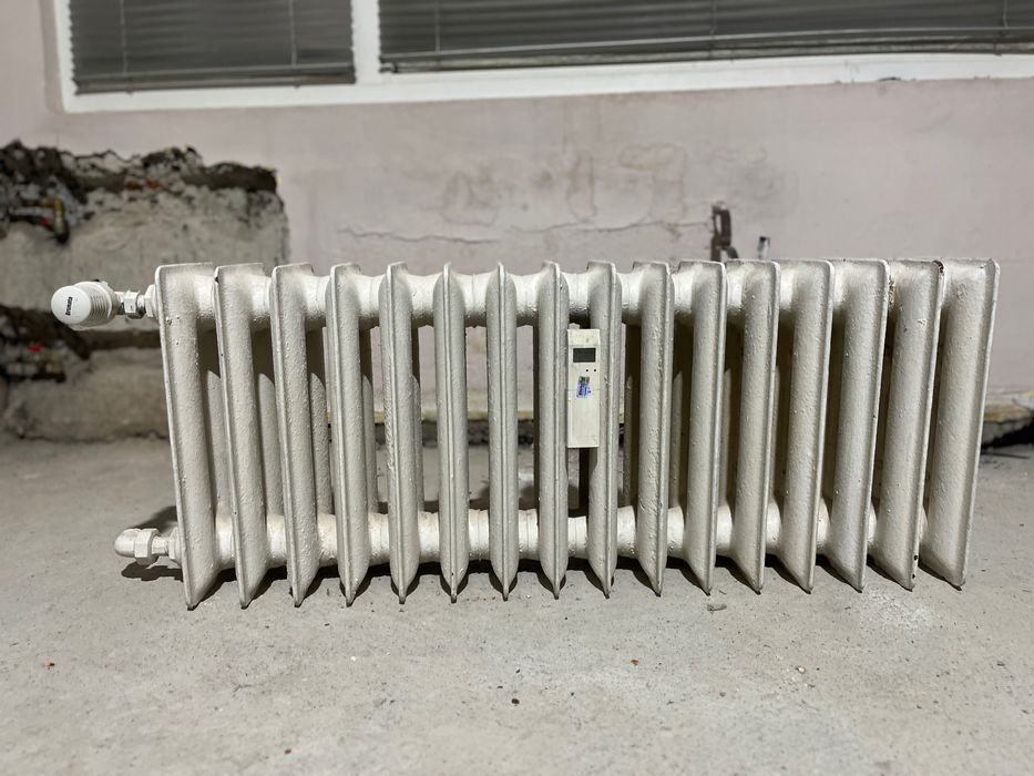 3 броя чугунени радиатори