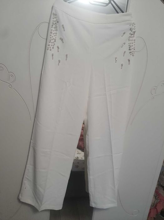 Pantaloni eleganți