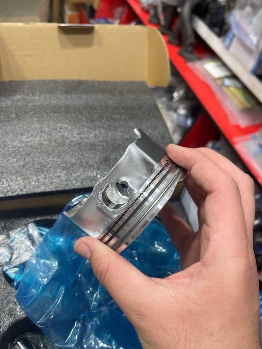 Malibu-1 Porshen Koltsa komplekt MAHLE