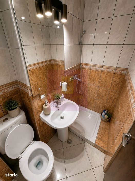 Piata Unirii, Fantani, 5 camere