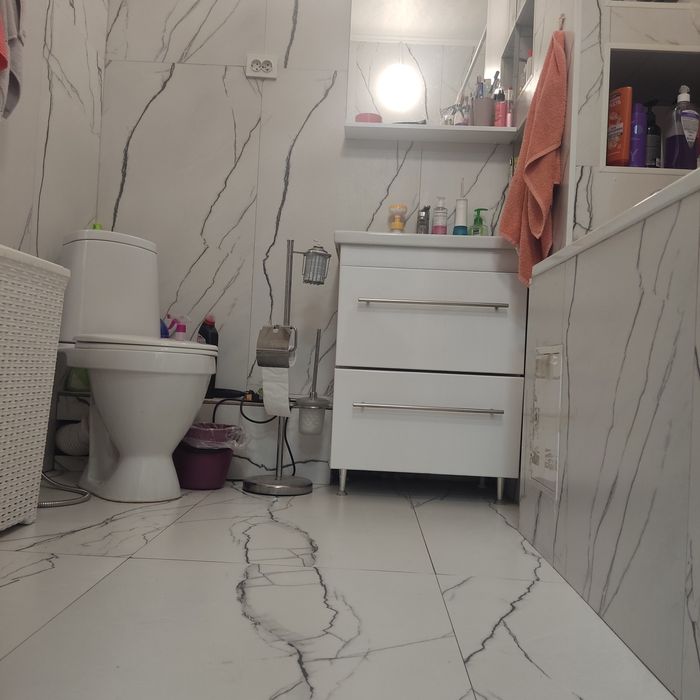 Продам 2  комнатную квартиру