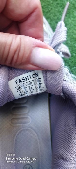 Adidași nr 34 , fete