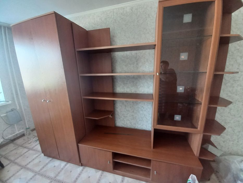 Продам горку для гостинной