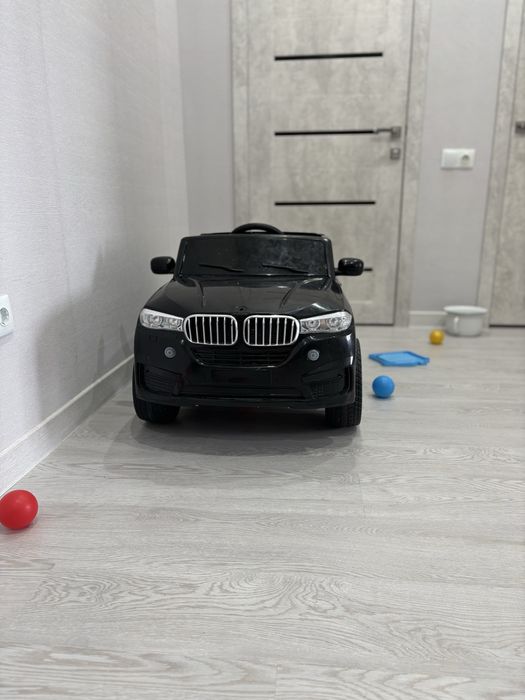 Продам б/у детскую машину