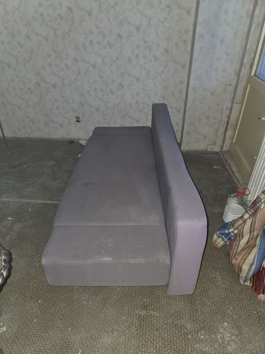 Canapea care se desface