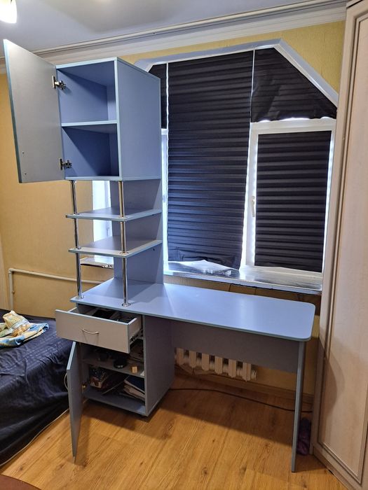 Стол школьный письменный