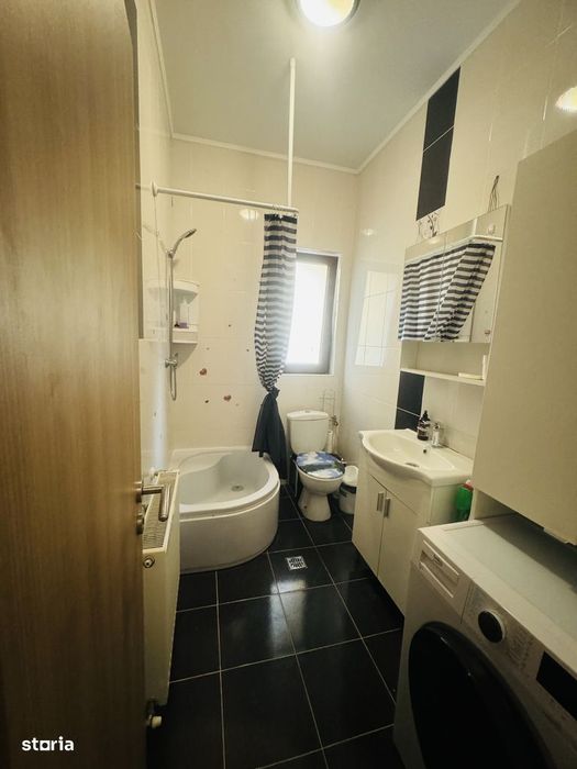 Vand apartament cu curte, metrou Dimitrie Leonida