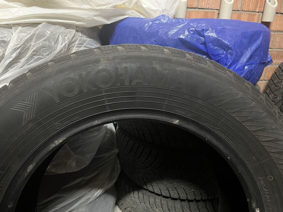 Продам комплект шин YOKOHAMA 275/60 R20