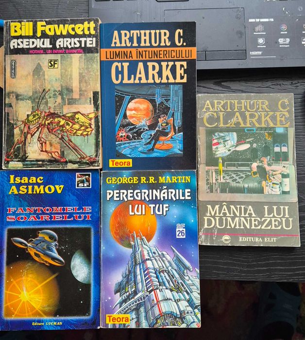 Lot carti SF si Fantasy ( Asimov, Clarke, Reynolds si altii)