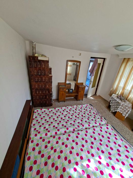 Vând casa și teren 1140mp în comuna Rogova jud. Mehedinti