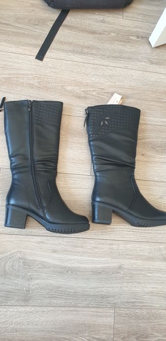 Зимние женские сапоги