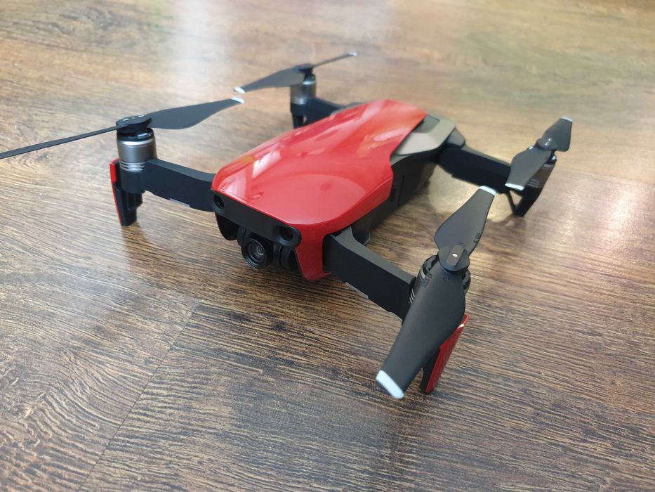 Дрон DJI Mavic Air, Model U11X, като нов, малко използван, 4K видео