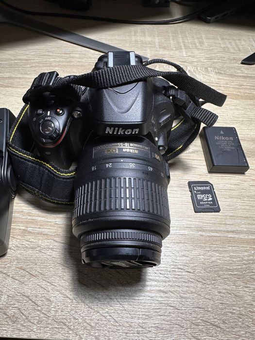 Nikon D5100 impecabil | 10k cadre | 18-55 VR + geantă