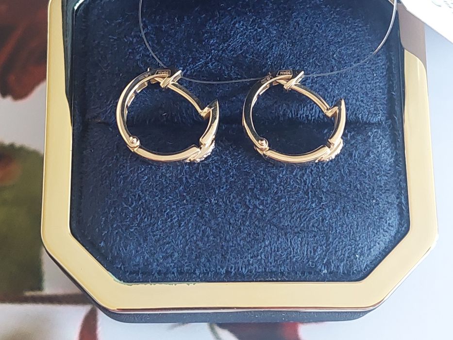 Золотые серьги с бриллиантами