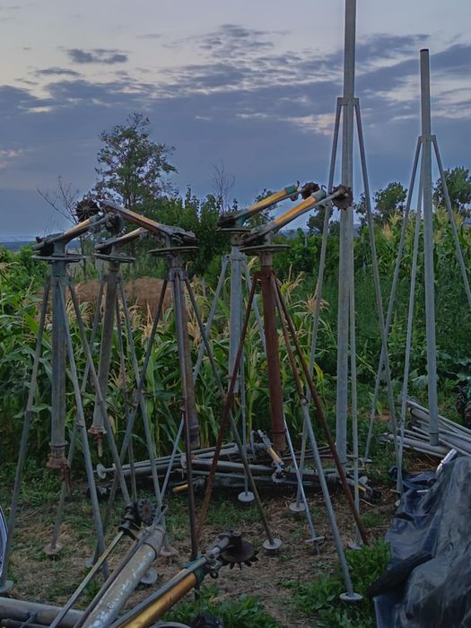 Pompa de irigat și aspeesoare.