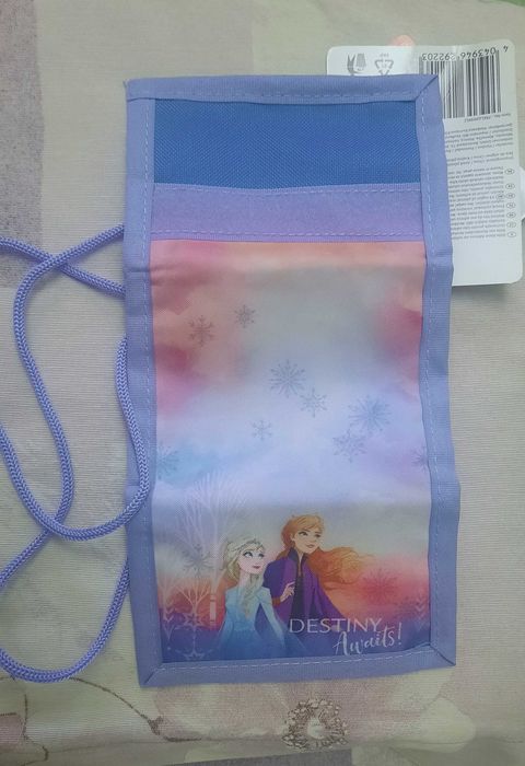 Чисто нови детски портмонета