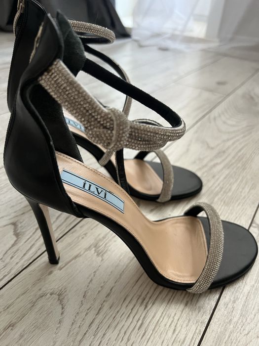 Босоножки почти новые