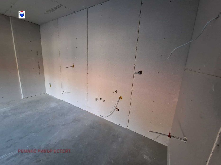 Продава се Етаж от къща в Русе, Широк център - 105 кв.м за 1333 €/кв.м - Снимка #1