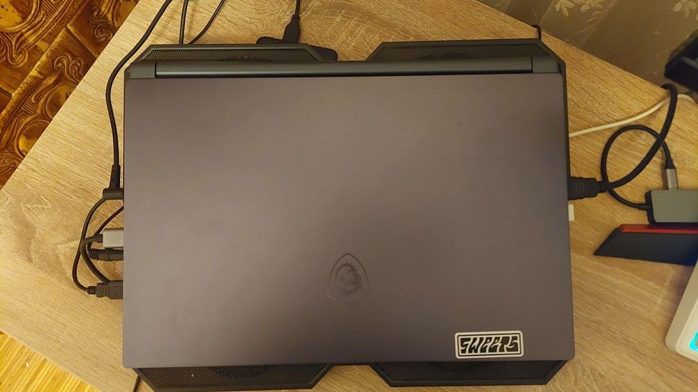 Laptop msi stealth 15m A11SDK